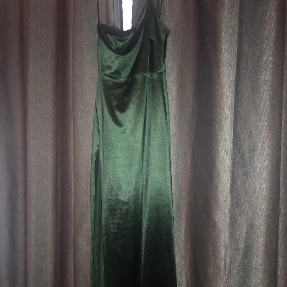 Elegant Forest Green Evening Gown